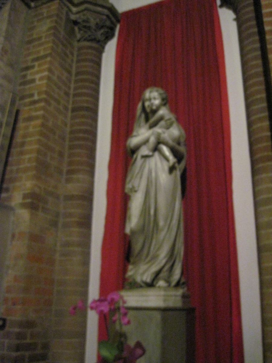 42-Breslavia-Statua della Madonna con Bambino